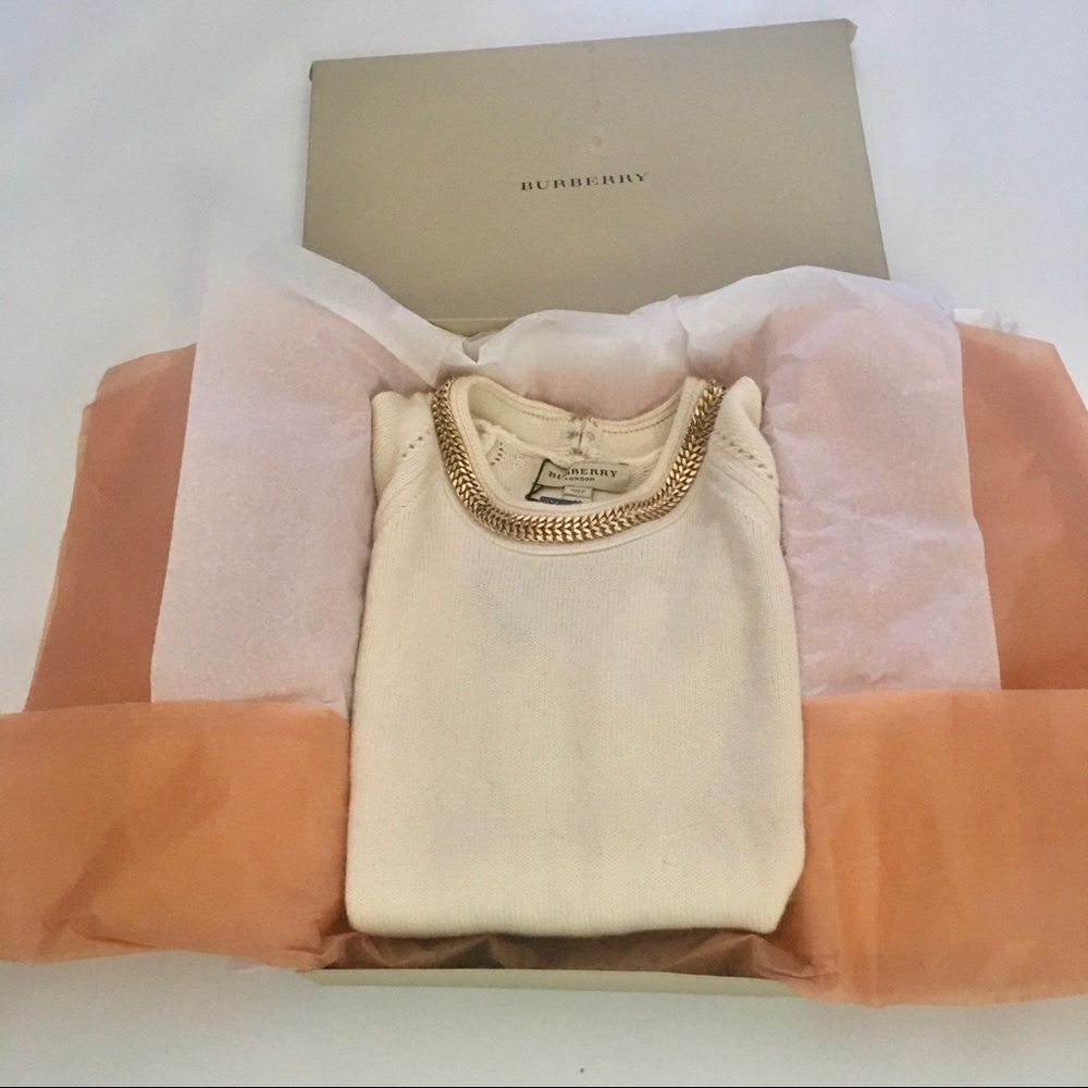 NWT-BURBERRY SWEATER